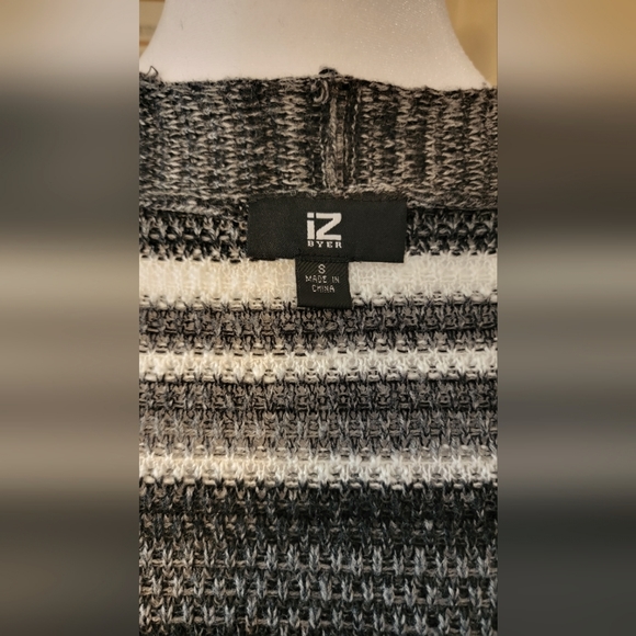 IZ Byer Sweater - Cardigan -Size S - Picture 4 of 5